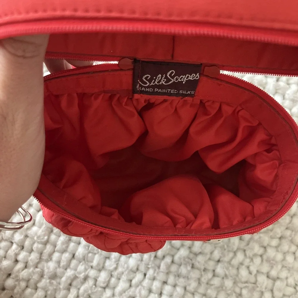 Vntg Hand Painted Silk Bulb Bag by‎ Silk Scapes Red Geometric Quilted Artwear